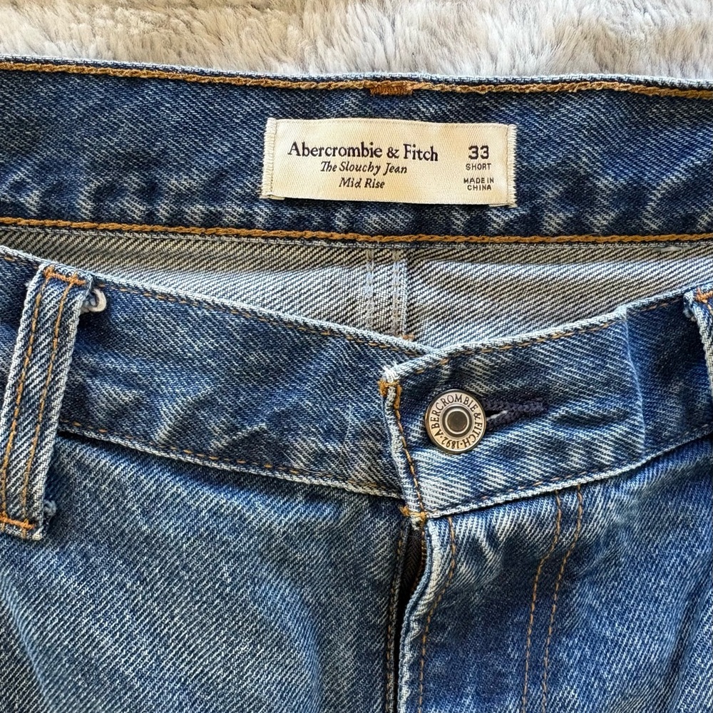 Abercrombie Midrise Slouchy Jean - Picture 3 of 3